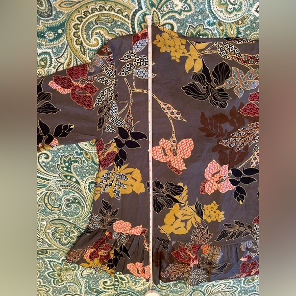 Unbranded Italian Bohemian Boho Gray Floral Embroidered Blouse Size M/L, EUC - Picture 6 of 6